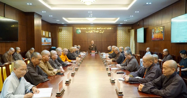 Ban Thường trực họp lần đầu tiên sau đại hội