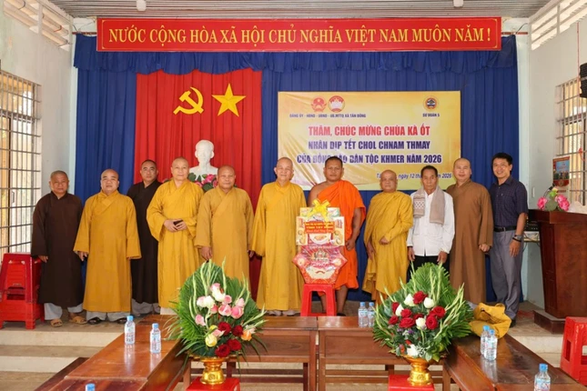 Tại chùa Kà Ốt