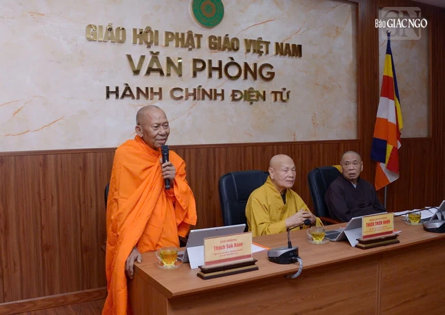 Hòa thượng Thạch Sok Xane phát biểu tại buổi họp