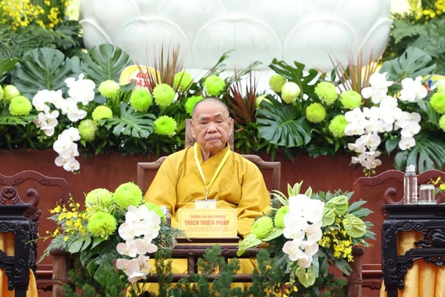 Trưởng lão Hòa thượng Thích Thiện Pháp chứng minh