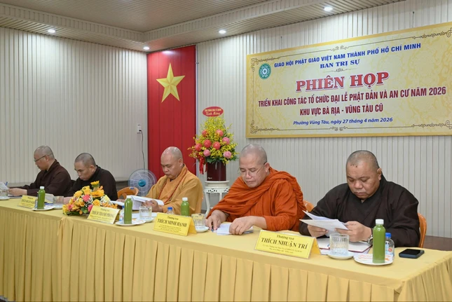 Buổi họp do Thượng tọa Thích Thanh Phong chủ trì