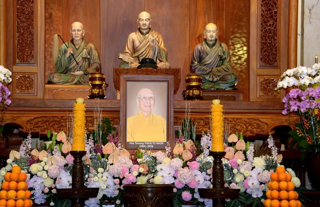 Di ảnh Trưởng lão Hòa thượng Thích Từ Nhơn tại Tổ đường Việt Nam Quốc Tự