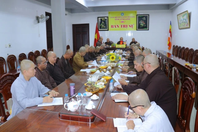 Quang cảnh buổi họp