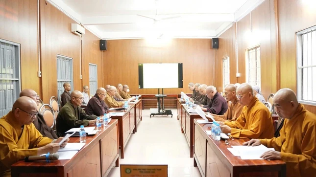 Quang cảnh buổi họp