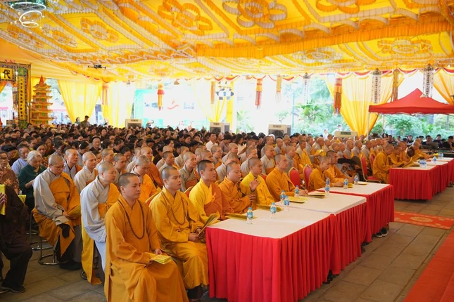 Chư tôn đức Tăng Ni, Phật tử tham dự