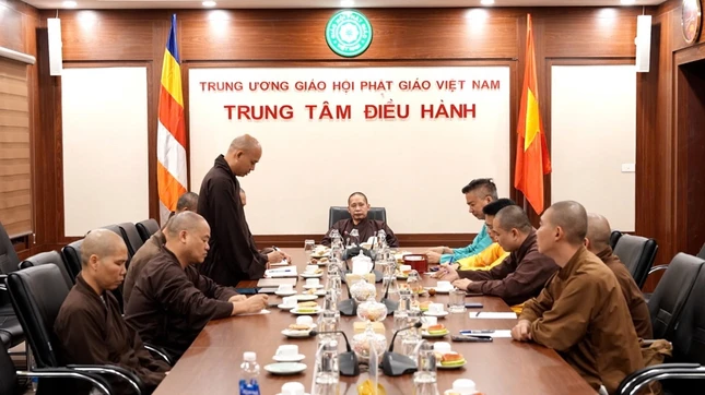 Quang cảnh buổi họp của Văn phòng Trung ương GHPGVN