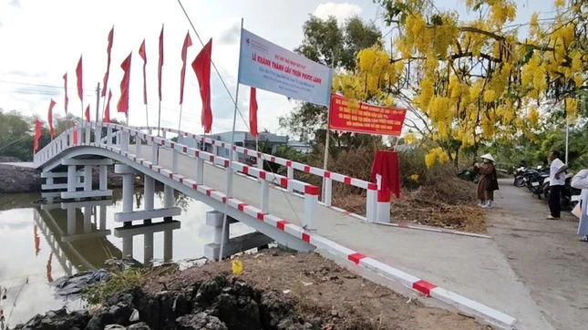 Cầu Thiện Phước Lành tại PHòa Thành