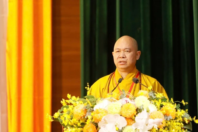 Thượng tọa Thích Đức Thiện phát biểu khai mạc ngày thứ nhất Đại hội