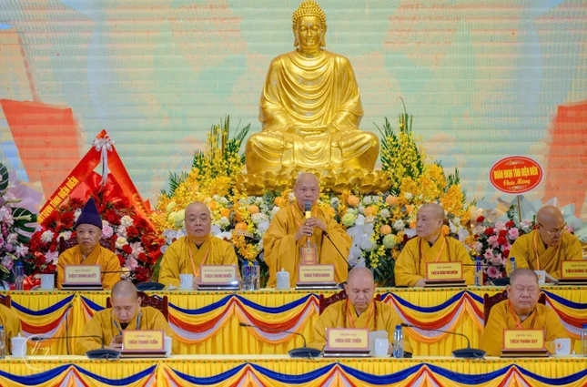 Trưởng lão Hòa thượng Thích Thiện Nhơn ban đạo từ tại Đại hội
