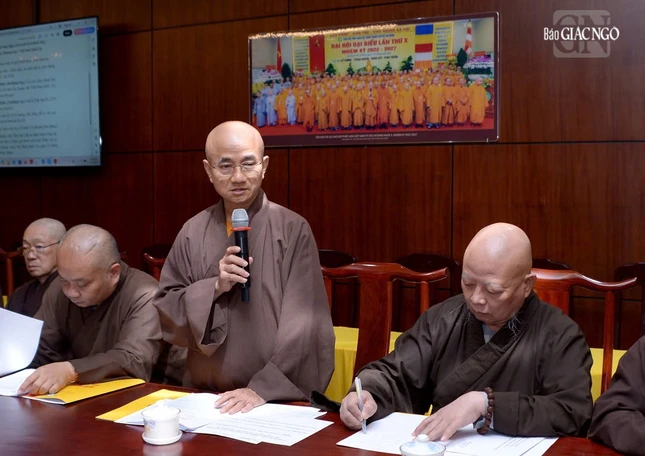 Thượng tọa Thích Thiện Quý, Phó Trưởng ban kiêm Chánh Thư ký Ban Trị sự thông tin các sự kiện chính trong Tuần lễ Kính mừng Phật đản