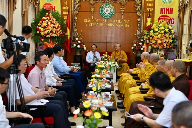 Quang cảnh buổi tiếp phái đoàn tại chùa Quán Sứ Quang cảnh buổi tiếp phái đoàn tại chùa Quán Sứ