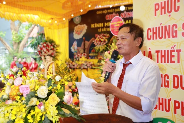 Ông Đinh Văn Thá đọc Diễn văn khai mạc Đại lễ Phật đản