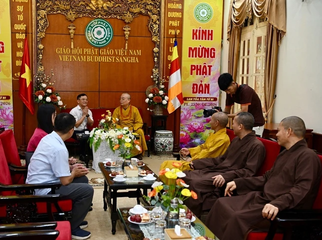 PGS.TS Nguyễn Tiến Vinh chúc mừng Phật đản