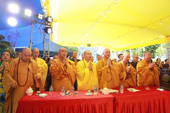 Chư tôn đức tham dự