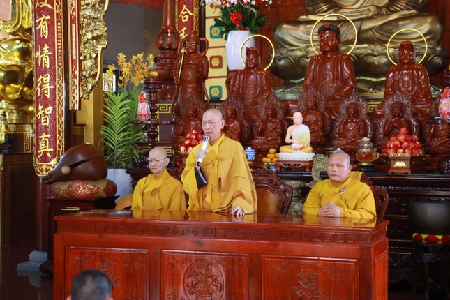 Trưởng lão Hòa thượng Thích Thiện Huệ ban đạo từ