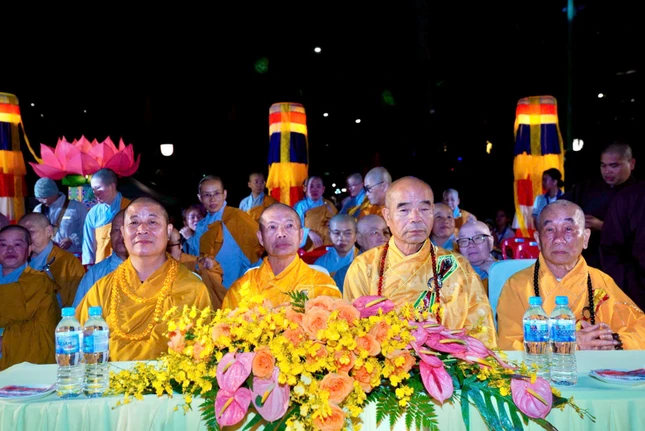 Chư tôn đức tham dự