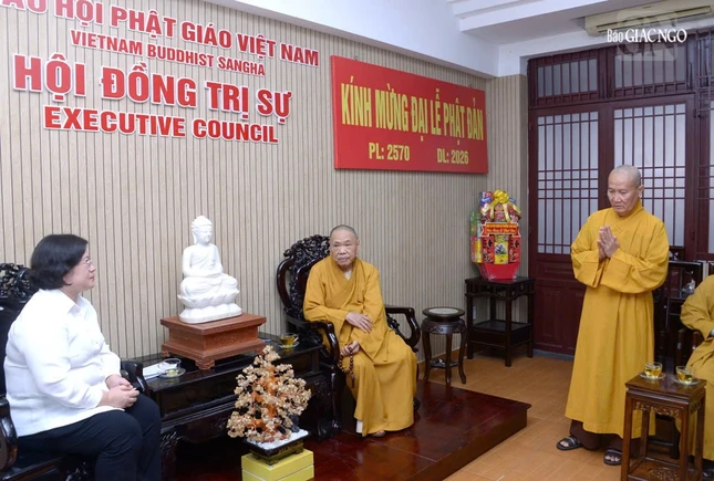 Thượng tọa Thích Phước Nghiêm đại lao Trưởng lão Hòa thượng Thích Thiện Pháp đáp từ tại buổi tiếp lãnh đạo Thành ủy TP.HCM Thượng tọa Thích Phước Nghiêm đại lao Trưởng lão Hòa thượng Thích Thiện Pháp đáp từ tại buổi tiếp lãnh đạo Thành ủy TP.HCM
