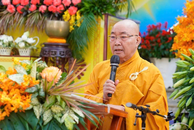 Hòa thượng Thích Minh Nhật đọc Diễn văn Đại lễ Phật đản Phật lịch 2570