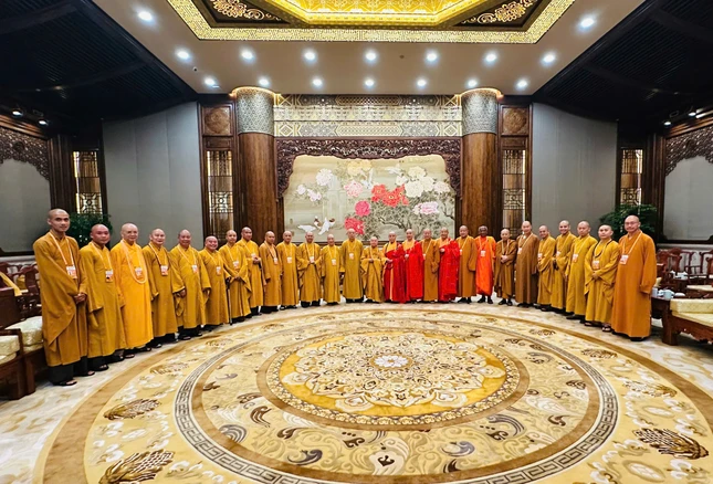 Chụp ảnh lưu niệm Chụp ảnh lưu niệm