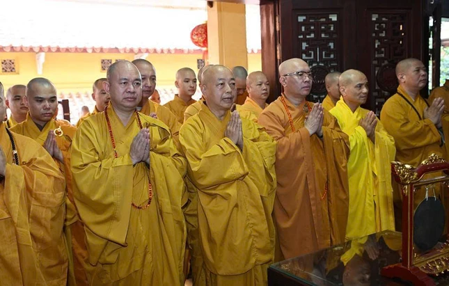 Chư hành giả an cư tại tòng lâm Quán Sứ