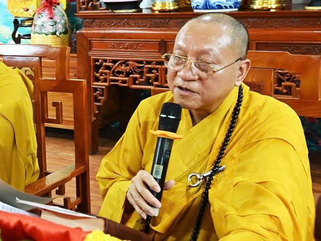 Hòa thượng Thích Gia Quang giảng giải về bộ kinh Trường A hàm Hòa thượng Thích Gia Quang giảng giải về bộ kinh Trường A hàm