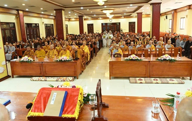 Chư Tăng, Ni và Phật tử tại trường hạ tùng lâm Quán Sứ Chư Tăng, Ni và Phật tử tại trường hạ tùng lâm Quán Sứ