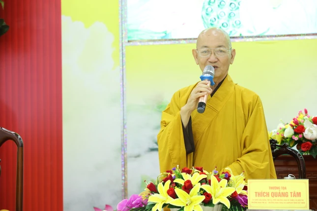 Thượng tọa Thích Quảng Tâm phát biểu chỉ đạo tại buổi họp Thượng tọa Thích Quảng Tâm phát biểu chỉ đạo tại buổi họp
