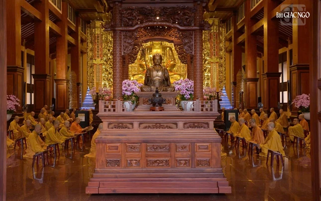 Mỗi kỳ Bố-tát củng cố về tinh thần hòa hợp và thanh tịnh của Tăng đoàn
