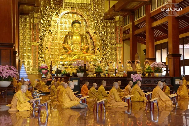 Chư Tăng tụng giới