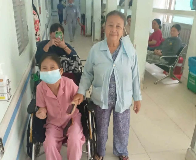 Chị Tâm phải duy trì lọc máu định kỳ tại Khoa Thận nhân tạo Chị Tâm phải duy trì lọc máu định kỳ tại Khoa Thận nhân tạo