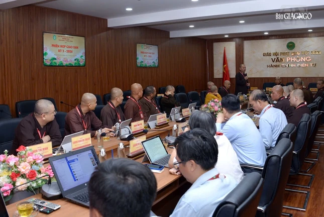 Quang cảnh buổi họp Quang cảnh buổi họp