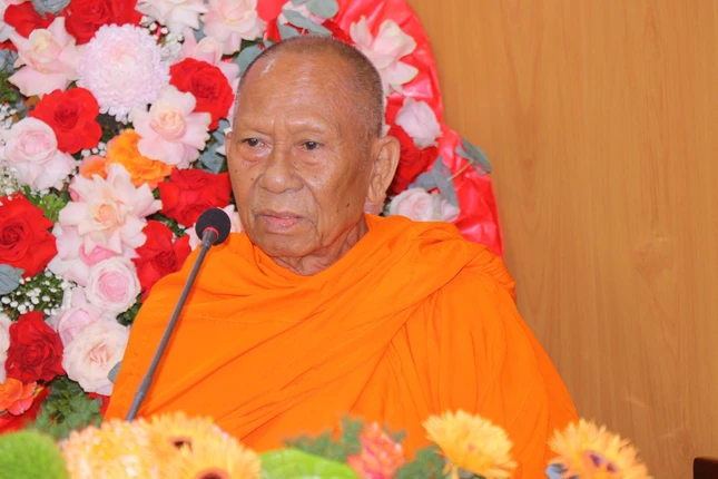 Hòa thượng Thạch Sok Xane phát biểu khai mạc
