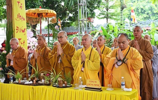 Chư tôn đức chứng minh, tham dự