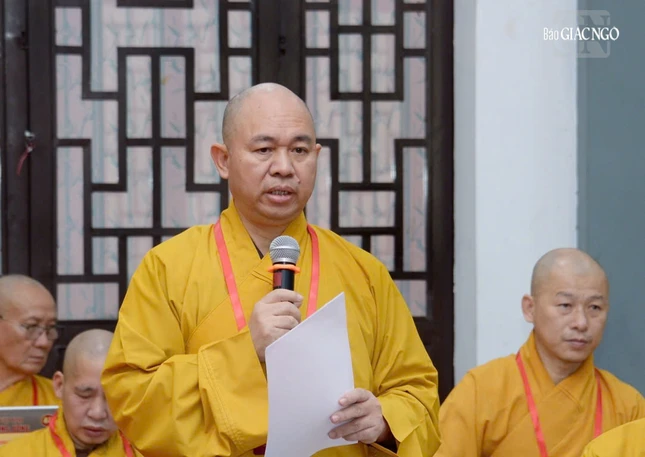 Thượng tọa Thích Đức Thiện báo cáo sơ kết hoạt động Phật sự 6 tháng đầu năm 2026