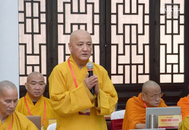 Hòa thượng Thích Huệ Thông trình bày chương trình hoạt động Phật sự 6 tháng cuối năm 2026 của GHPGVN