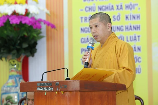 Đại đức Thích Thiện Danh báo cáo Đại đức Thích Thiện Danh báo cáo