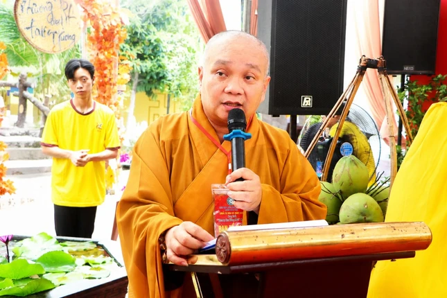 Thượng tọa Thích Trung Nguyện, Trưởng ban Tổ chức phát biểu khai mạc
