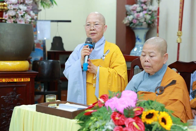 Ni trưởng Thích nữ Như Thảo ban đạo từ tại trường hạ Phước Long, TP.Cần Thơ
