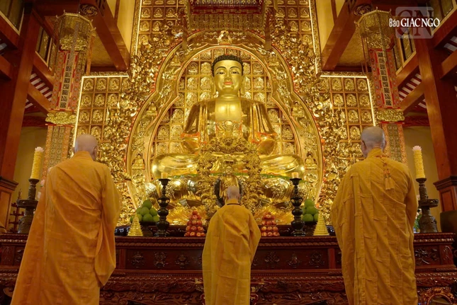 Lễ Bố-tát tại Việt Nam Quốc Tự