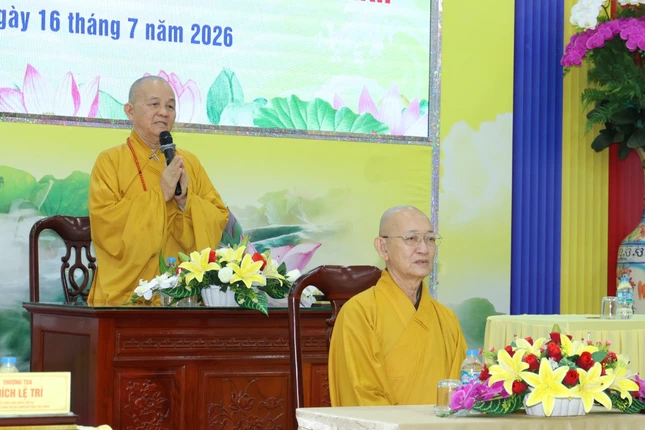 Hòa thượng Thích Minh Thiện sách tấn Tăng Ni sinh Hòa thượng Thích Minh Thiện sách tấn Tăng Ni sinh