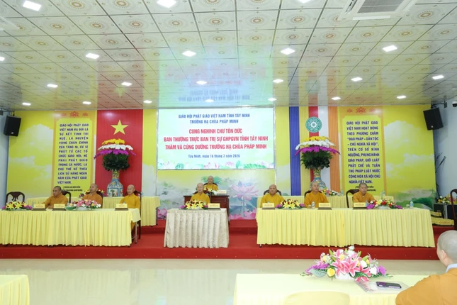 Chư tôn đức chứng minh và tham dự Chư tôn đức chứng minh và tham dự