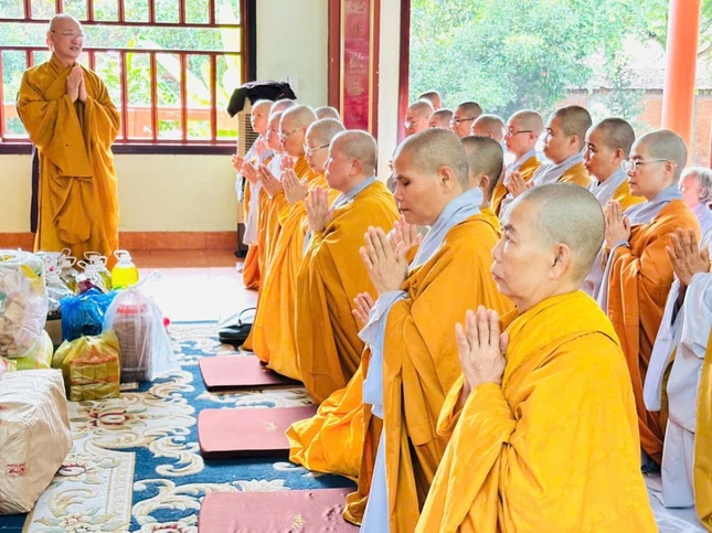 Đoàn Phân ban Ni giới tỉnh tại chùa Long Thạnh Đoàn Phân ban Ni giới tỉnh tại chùa Long Thạnh