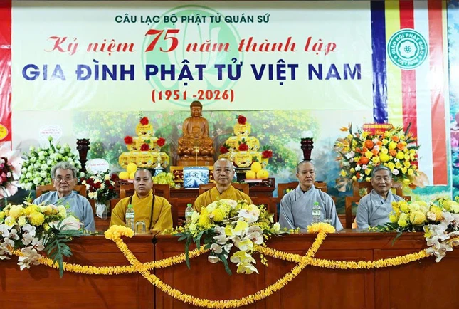 Chư tôn đức Tăng Ni và các vị cư sĩ Chư tôn đức Tăng Ni và các vị cư sĩ