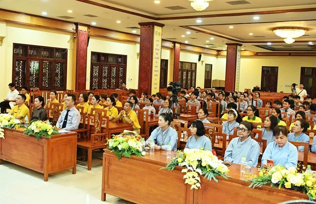 Quang cảnh buổi lễ Quang cảnh buổi lễ
