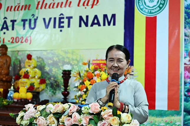 Cư sĩ Diệu Nhân - Nguyễn Thị Xuân Loan phát biểu khai mạc Cư sĩ Diệu Nhân - Nguyễn Thị Xuân Loan phát biểu khai mạc