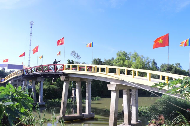 Cây cầu mang tên Anh hùng lực lượng vũ trang Vũ Xuân Thiều Cây cầu mang tên Anh hùng lực lượng vũ trang Vũ Xuân Thiều