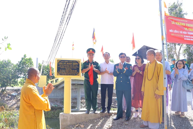 Khánh thành và bàn giao cây cầu Vũ Xuân Thiều Khánh thành và bàn giao cây cầu Vũ Xuân Thiều