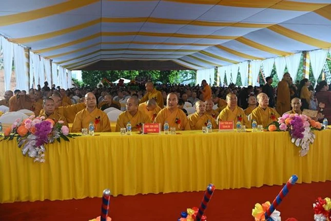 Chư tôn đức tham dự Chư tôn đức tham dự