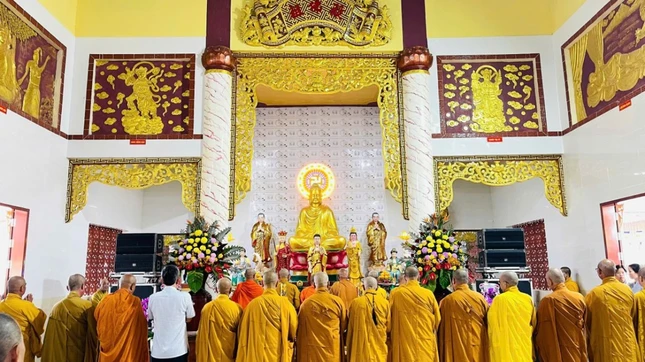Lễ khánh tạ Tam bảo