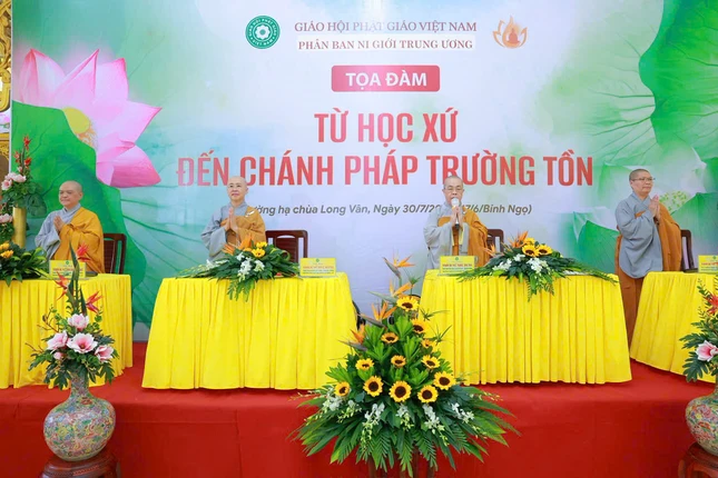 Chư Ni chia sẻ tại tòa đàm